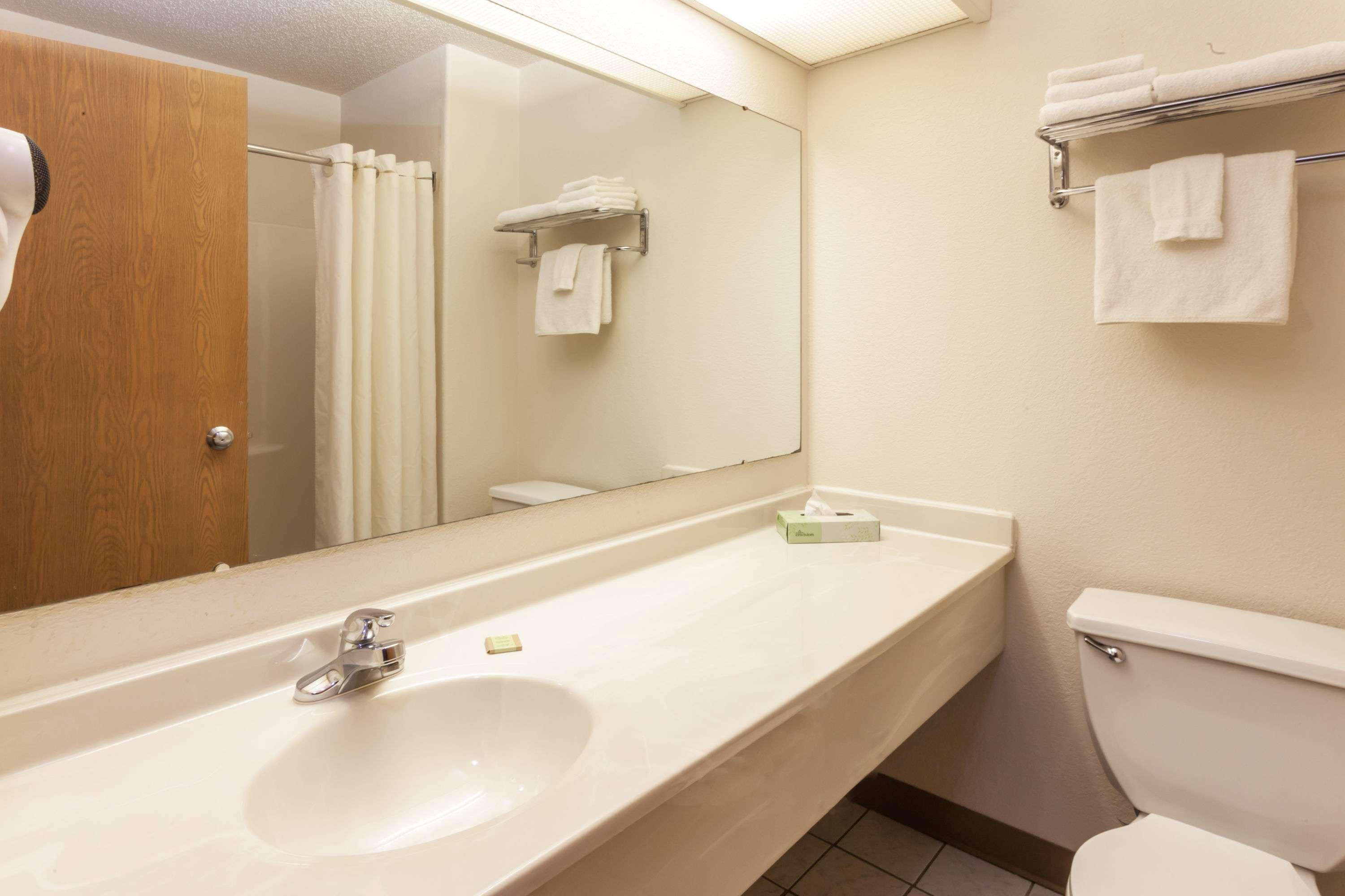 Oyo Hotel Portage I-94 Экстерьер фото