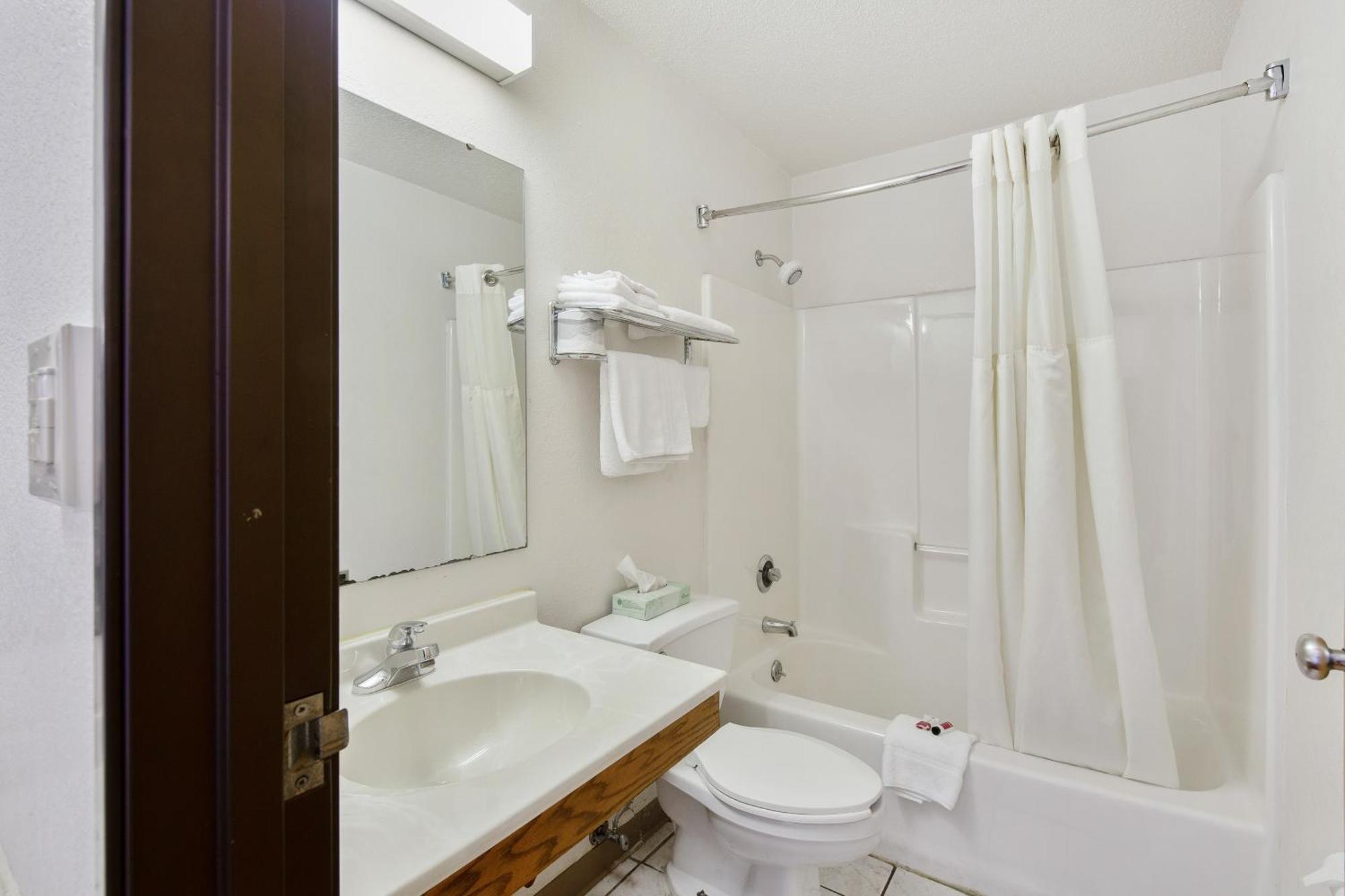 Oyo Hotel Portage I-94 Экстерьер фото