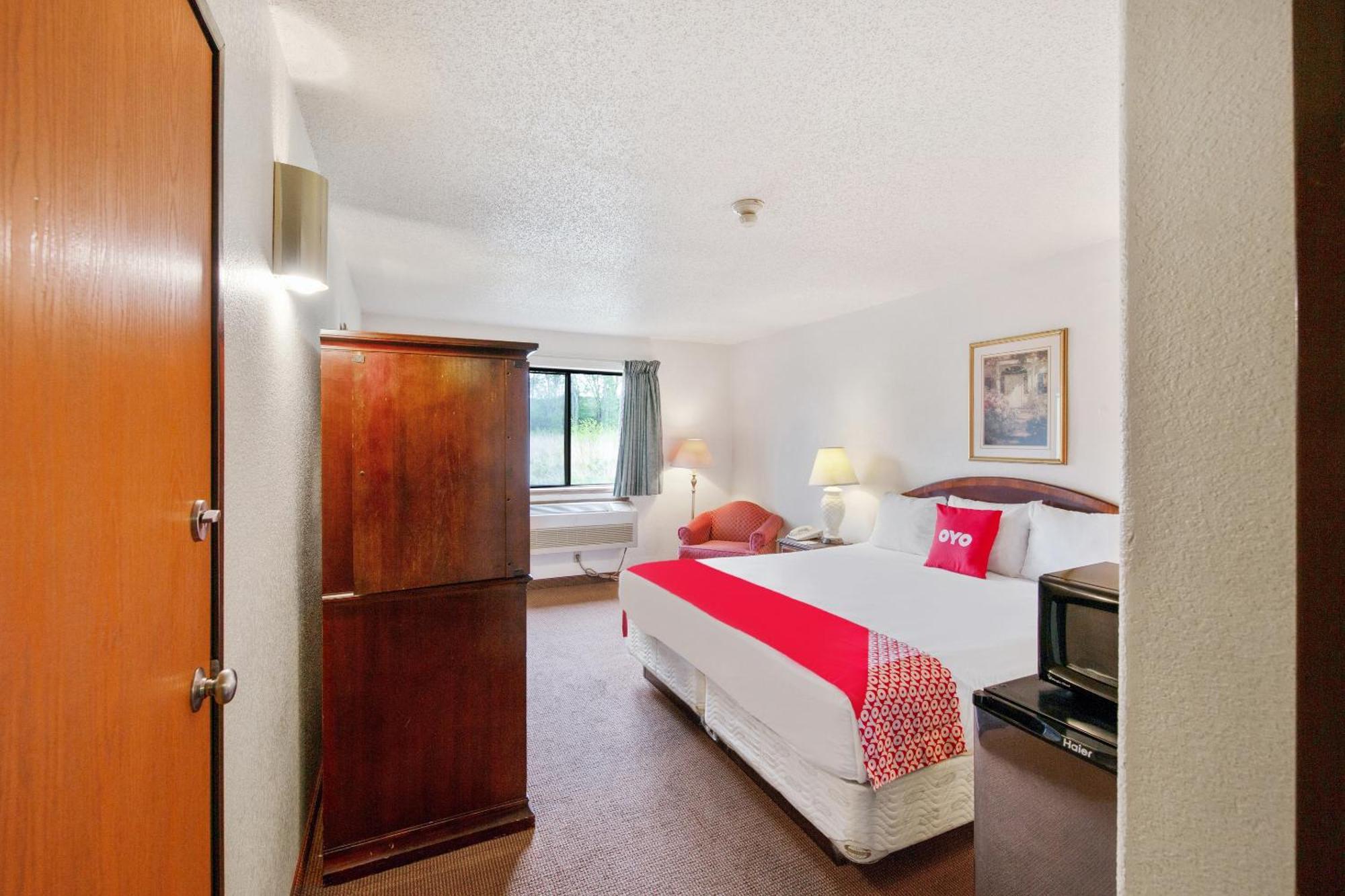 Oyo Hotel Portage I-94 Экстерьер фото