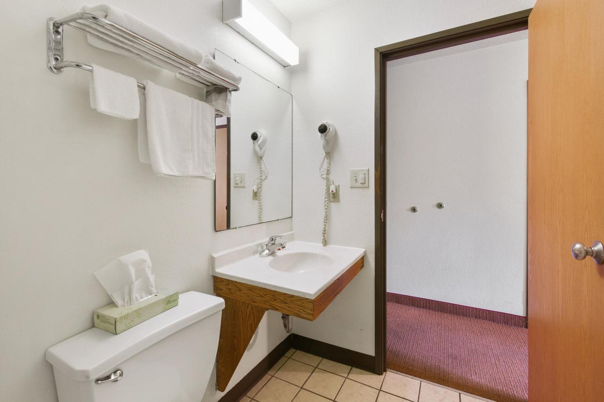 Oyo Hotel Portage I-94 Экстерьер фото