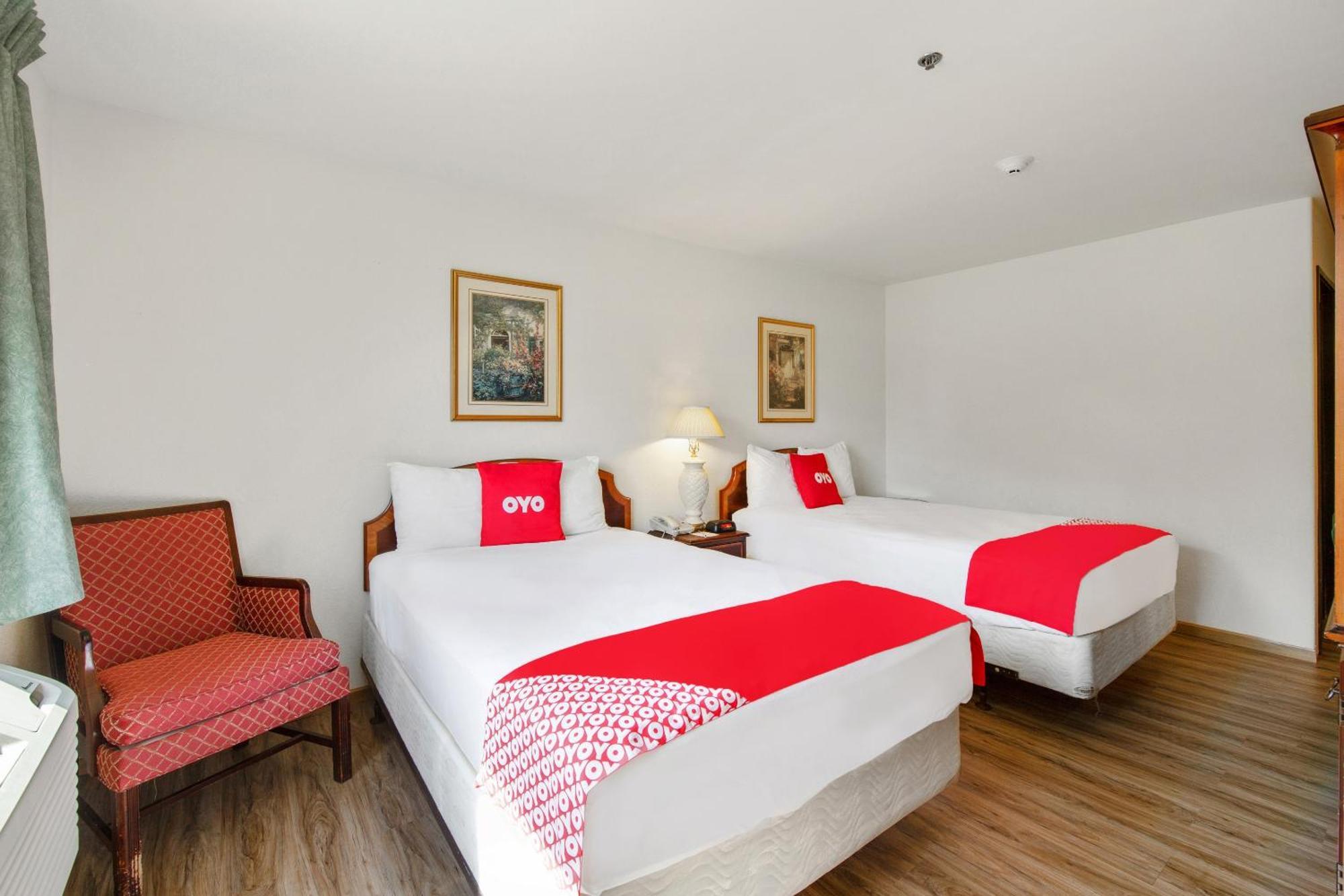 Oyo Hotel Portage I-94 Экстерьер фото
