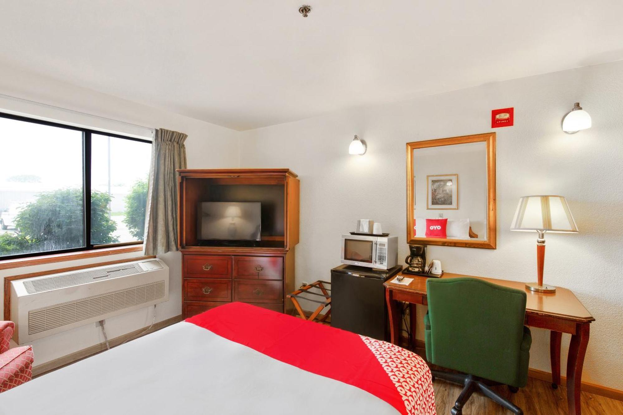 Oyo Hotel Portage I-94 Экстерьер фото